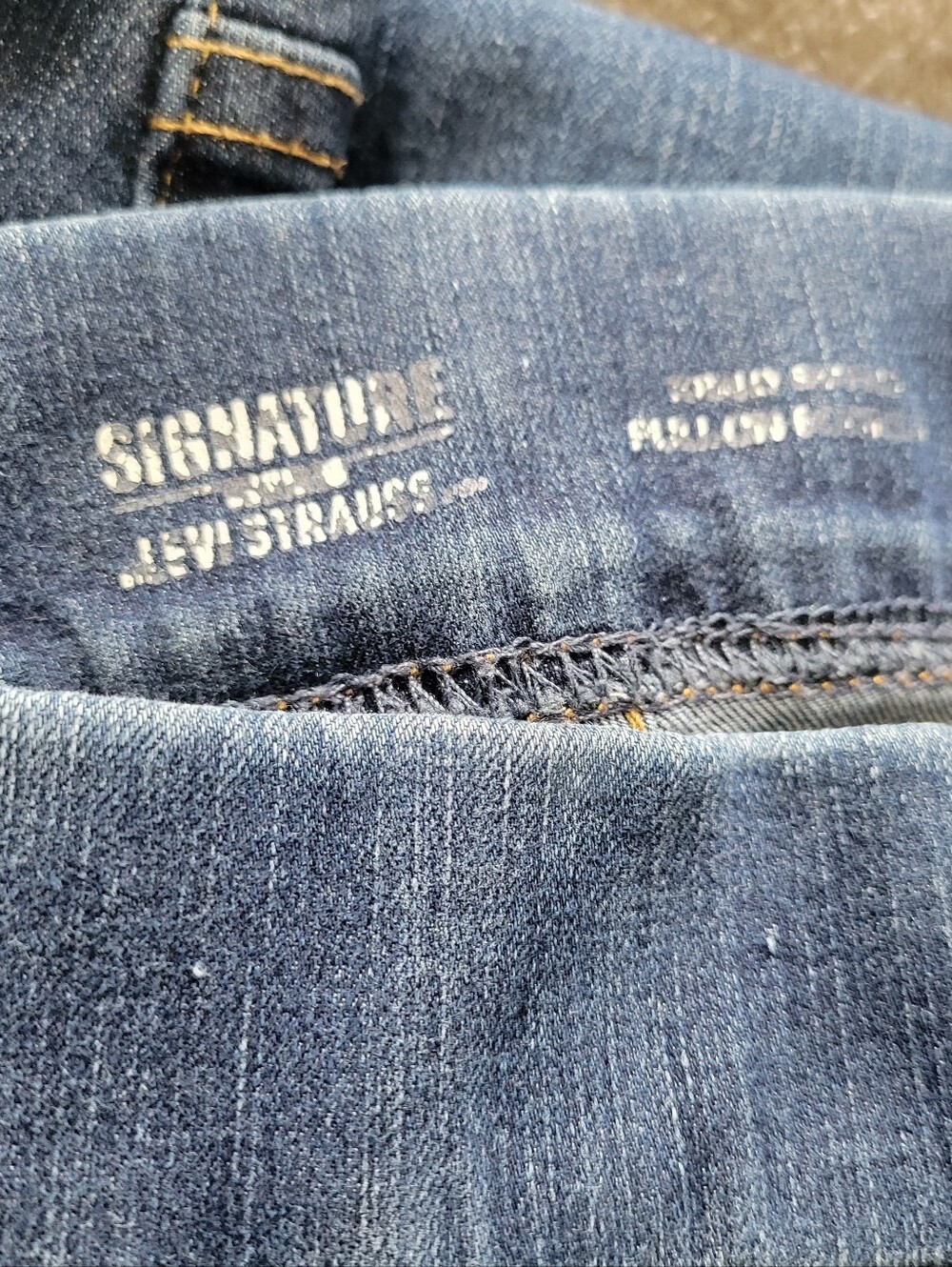 Set Of 2 Signature by Levi Strauss Pull-on Women's Blue Bootcut Jeans - Picture 9 of 11